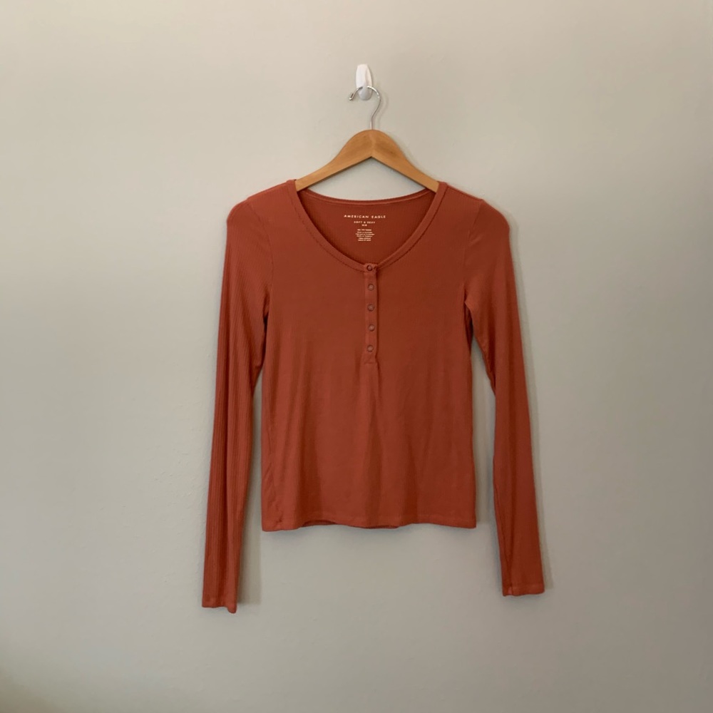 american eagle button up coral basic long sleeve - Picture 1 of 5